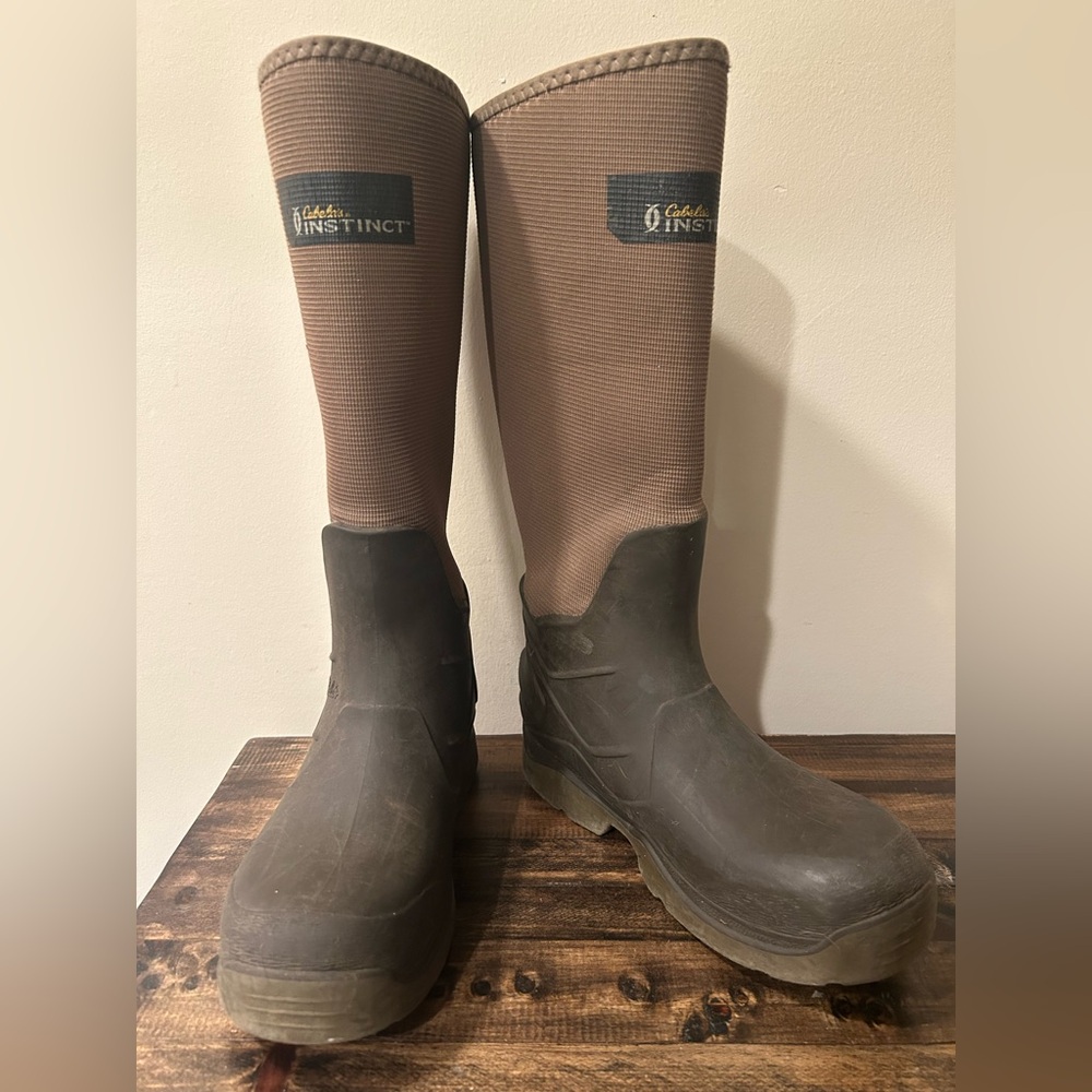 Cabela Instinct Mens 8 Utility Tall Rubber Boots Tan & Brown Waterproof Outdoor